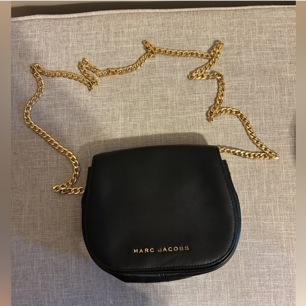 Marc Jacobs Avenue Crossbody Bag         Like New 💕 Excellent Condition